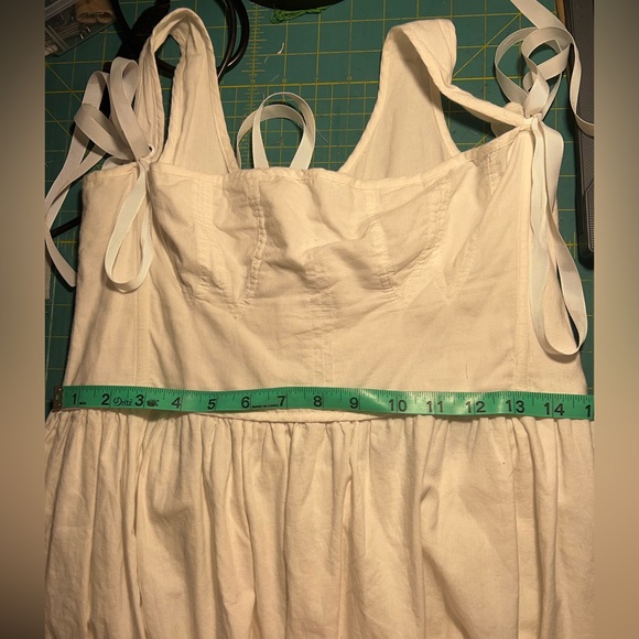 Kitteny Gency Dress - Picture 8 of 9